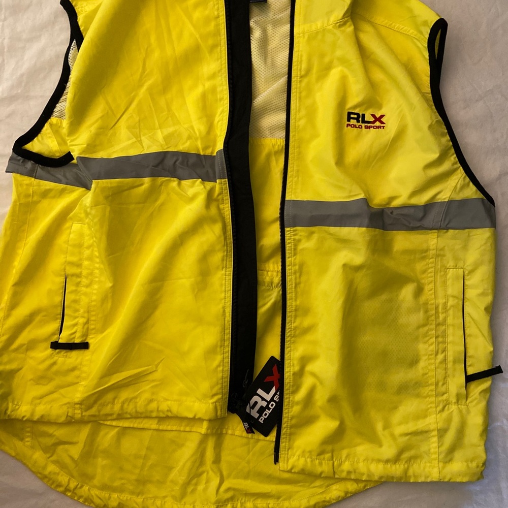Yellow vest